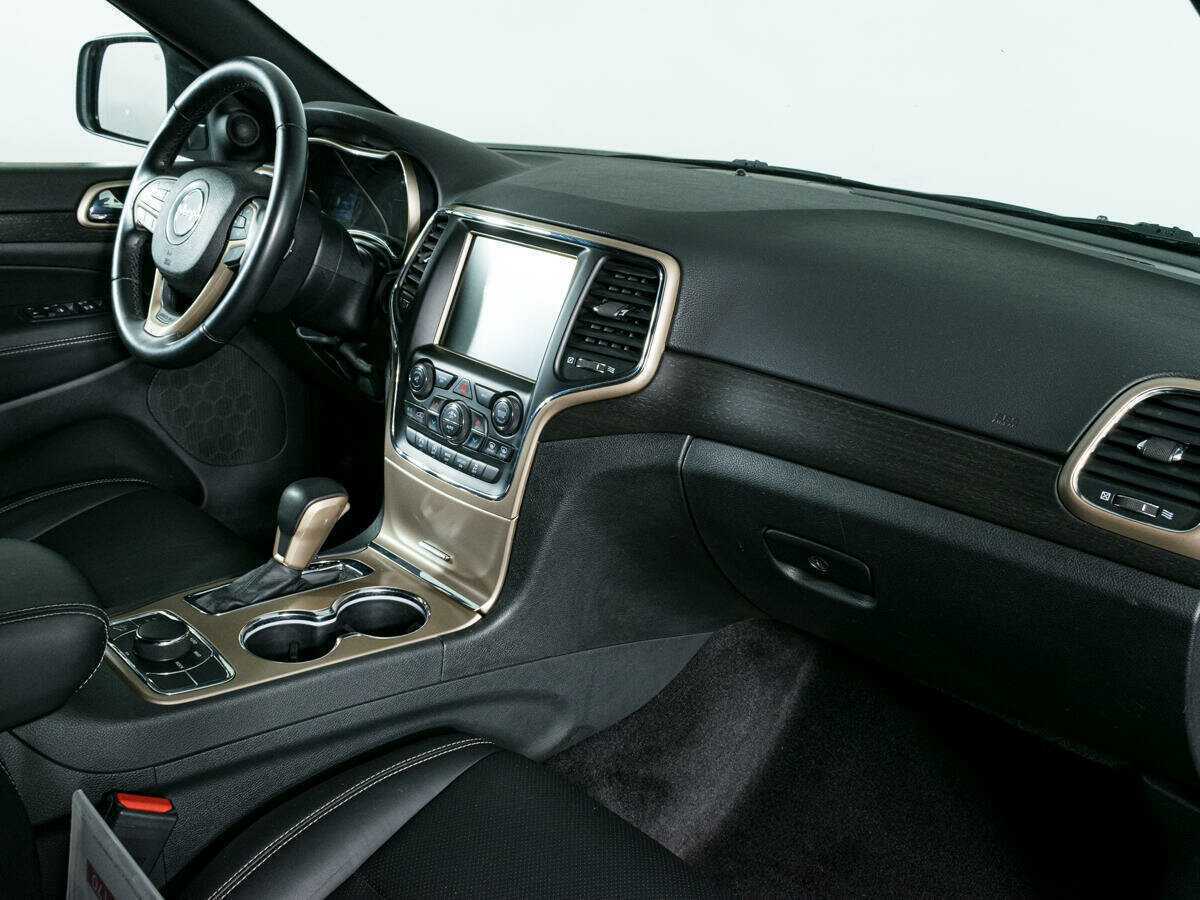Jeep Grand Cherokee с пробегом — 2016 год. Фото: #8