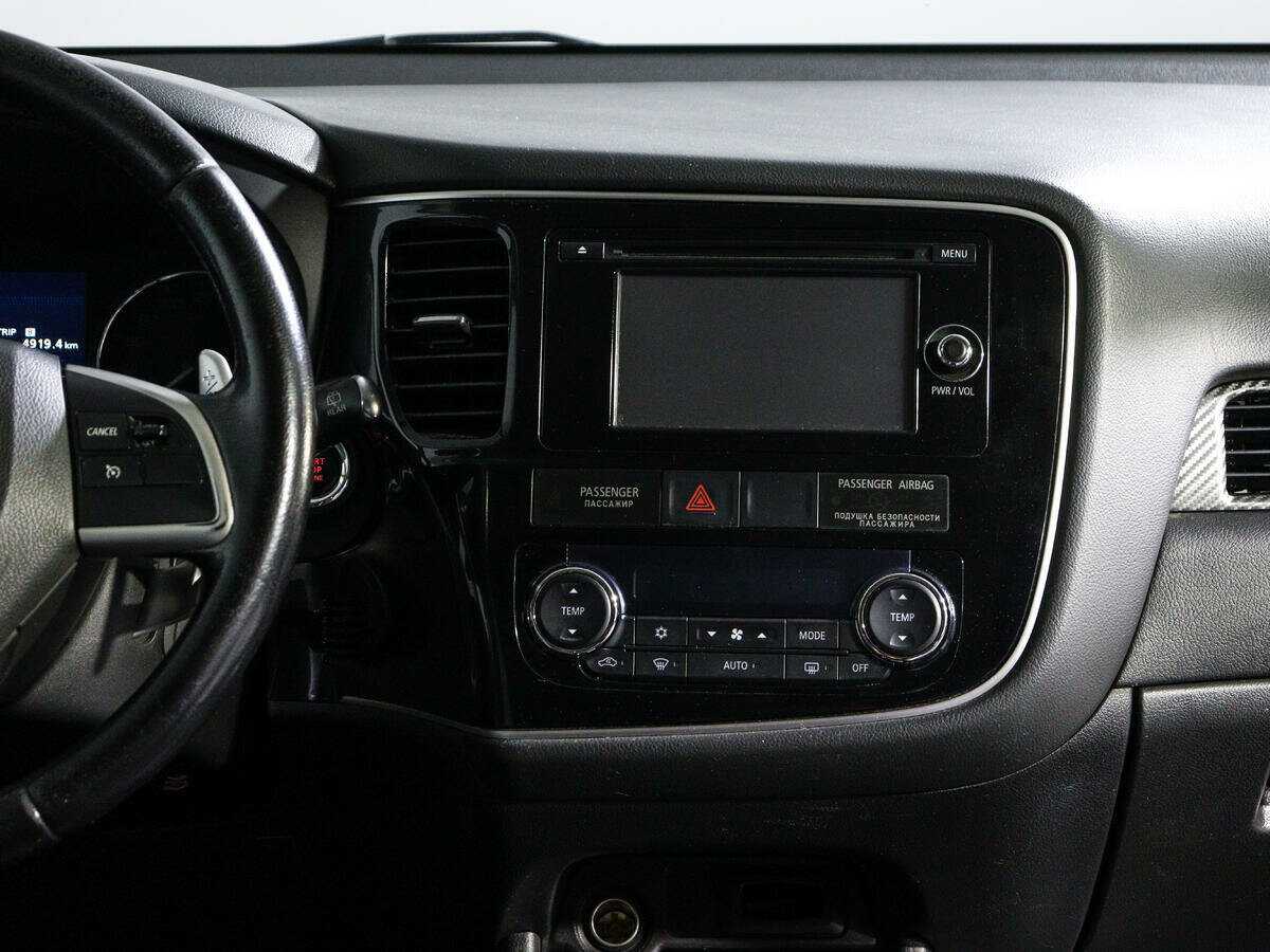 Mitsubishi Outlander с пробегом — 2012 год. Фото: #10