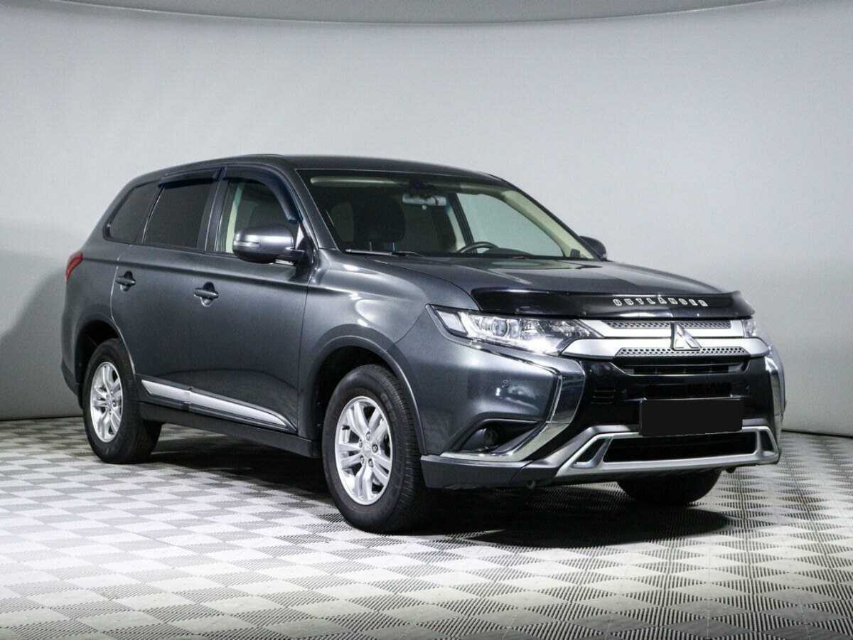 Mitsubishi Outlander с пробегом — 2018 год. Фото: #2