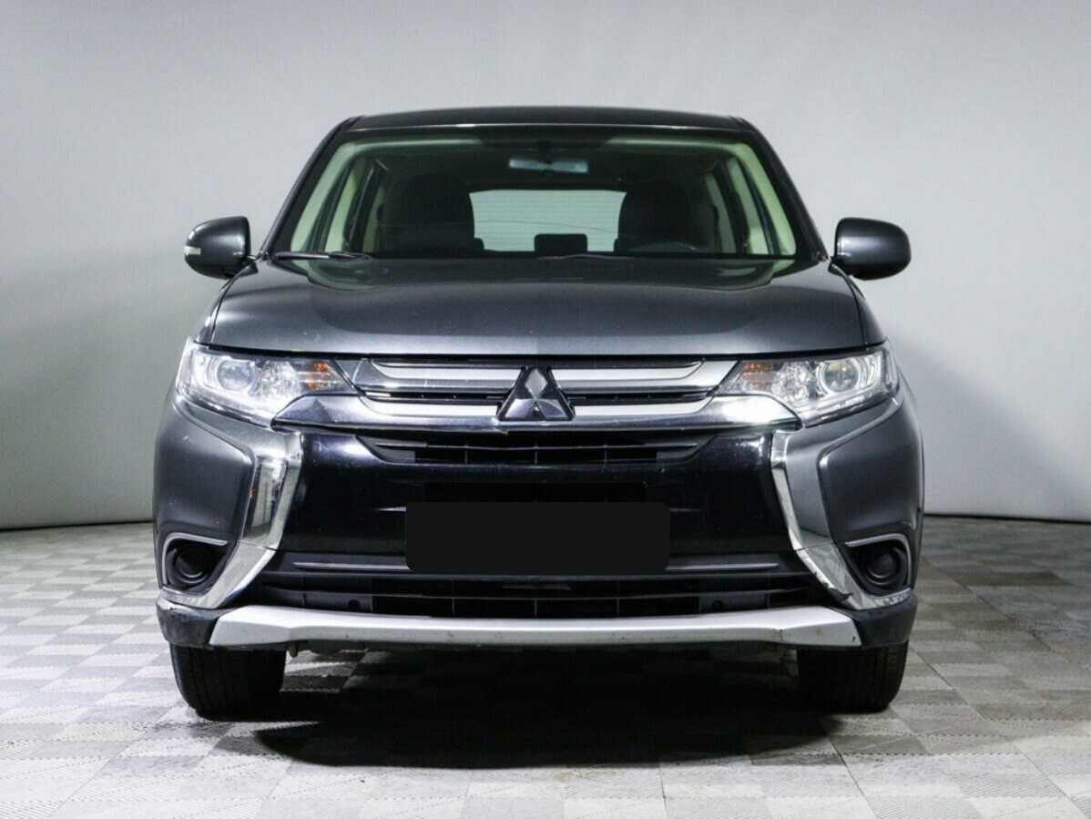 Mitsubishi Outlander с пробегом — 2015 год. Фото: #1