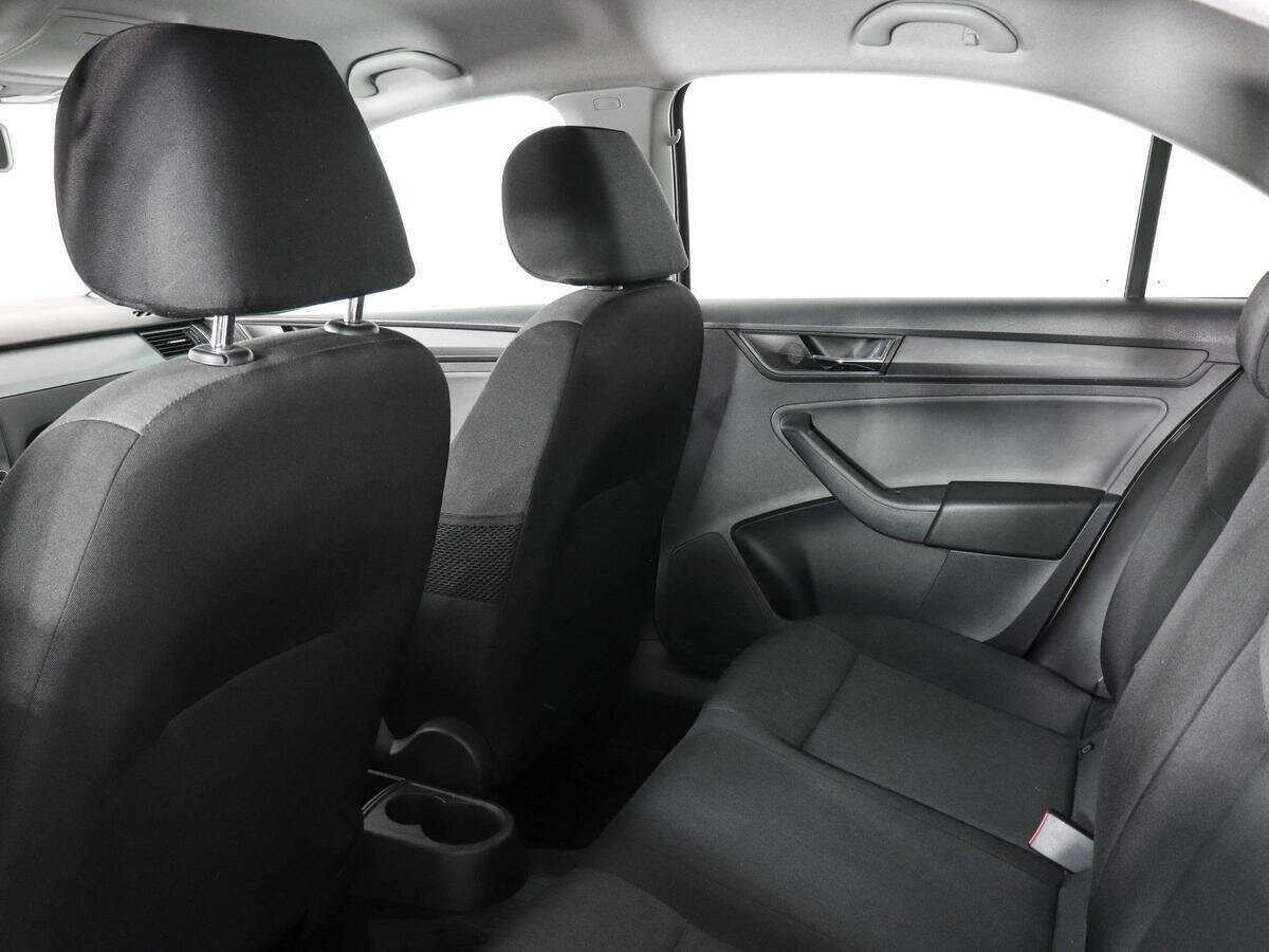 Skoda Rapid с пробегом — 2018 год. Фото: #11