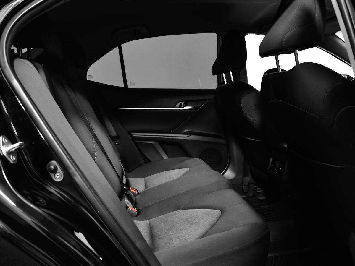 Toyota Camry с пробегом — 2021 год. Фото: #9