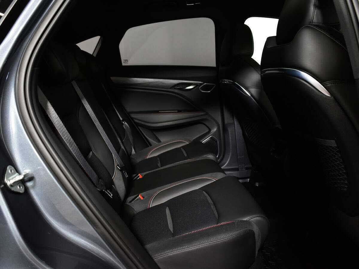 Geely Tugella с пробегом — 2023 год. Фото: #7