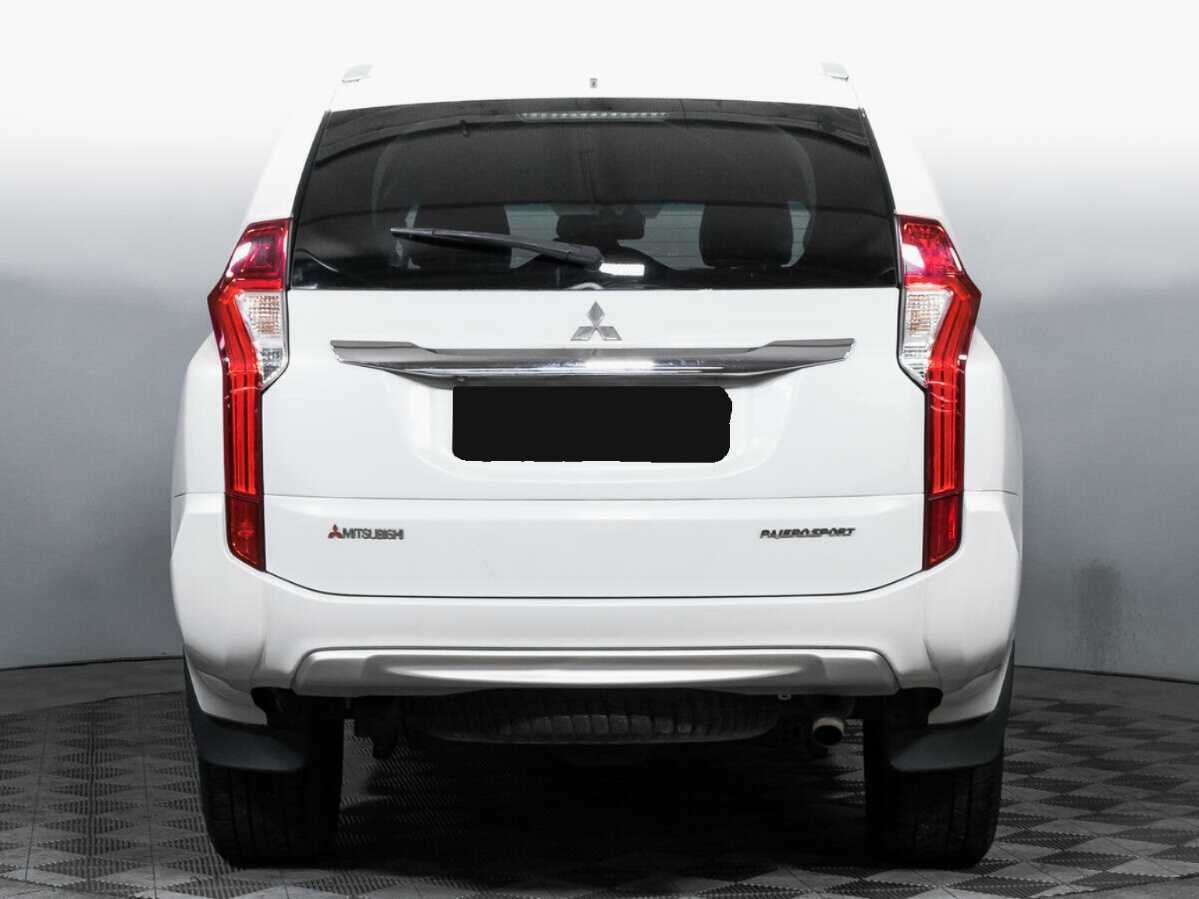 Mitsubishi Pajero Sport с пробегом — 2018 год. Фото: #5