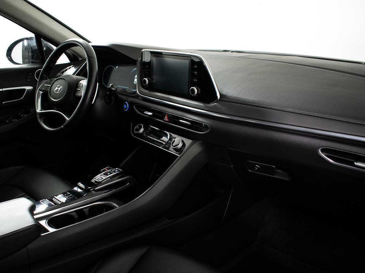 Hyundai Sonata с пробегом — 2023 год. Фото: #8