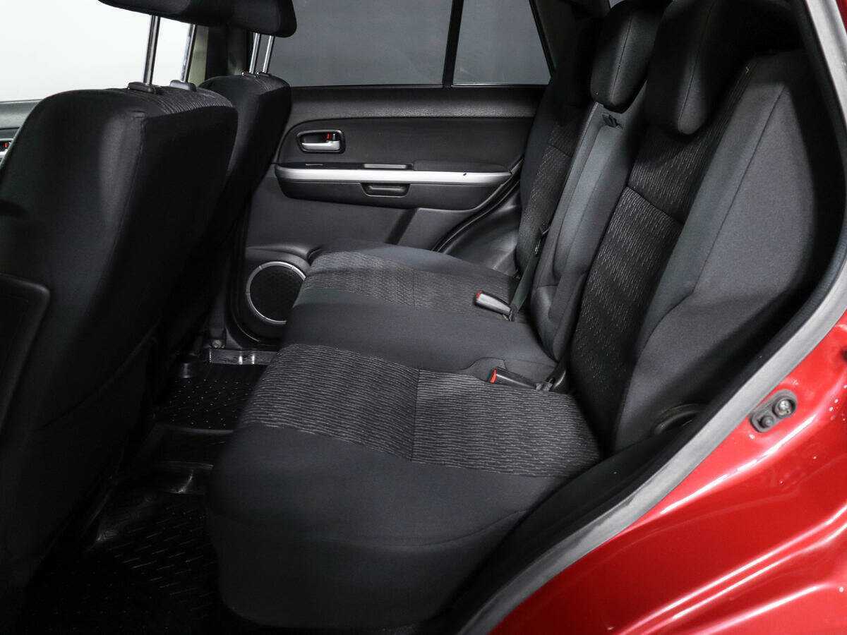 Suzuki Grand Vitara с пробегом — 2012 год. Фото: #9