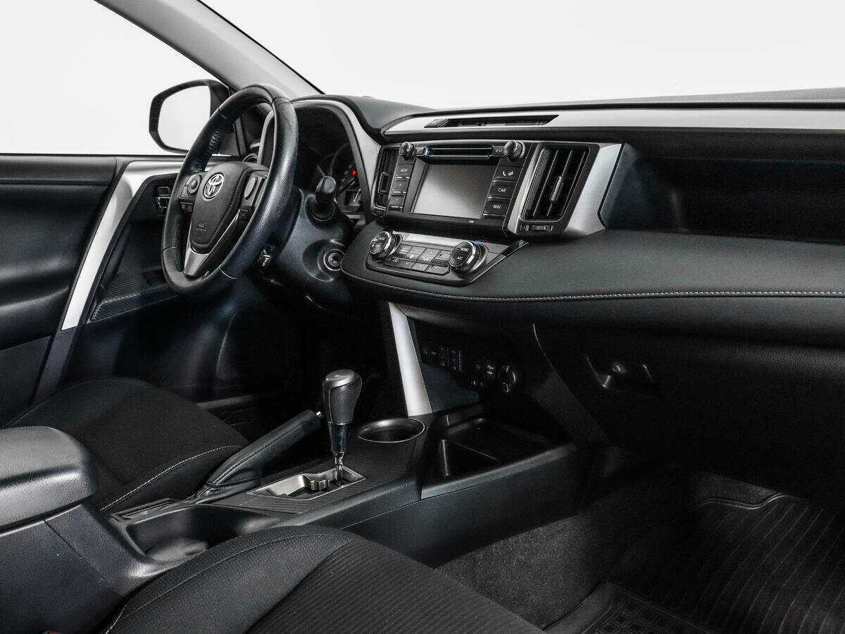 Toyota RAV4 с пробегом — 2013 год. Фото: #10