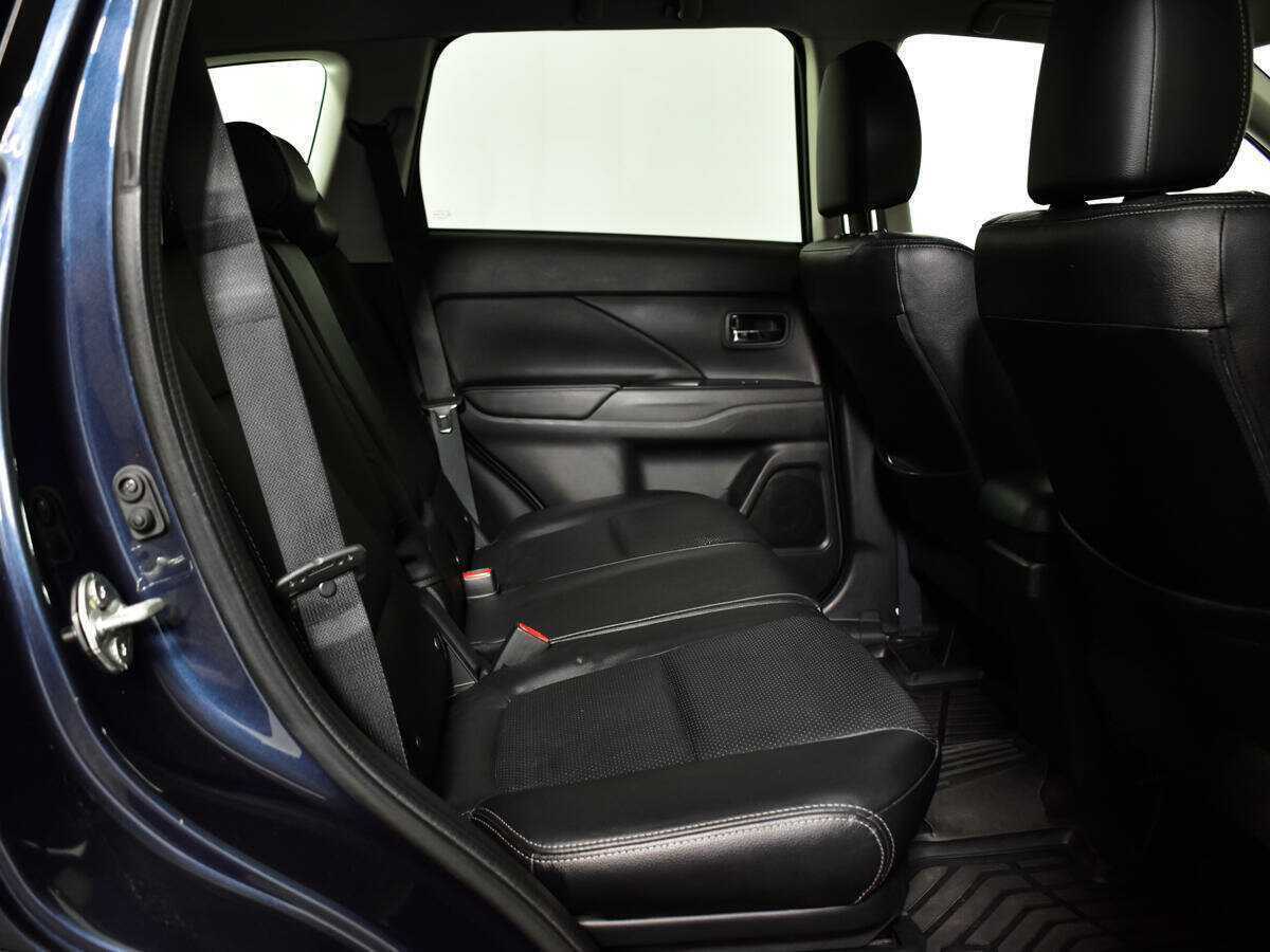 Mitsubishi Outlander с пробегом — 2016 год. Фото: #8