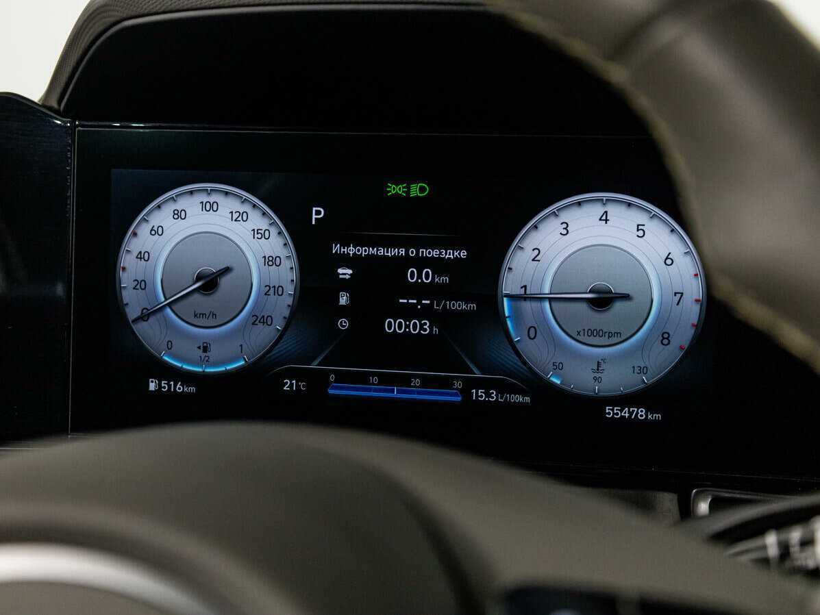 Hyundai Elantra с пробегом — 2021 год. Фото: #10