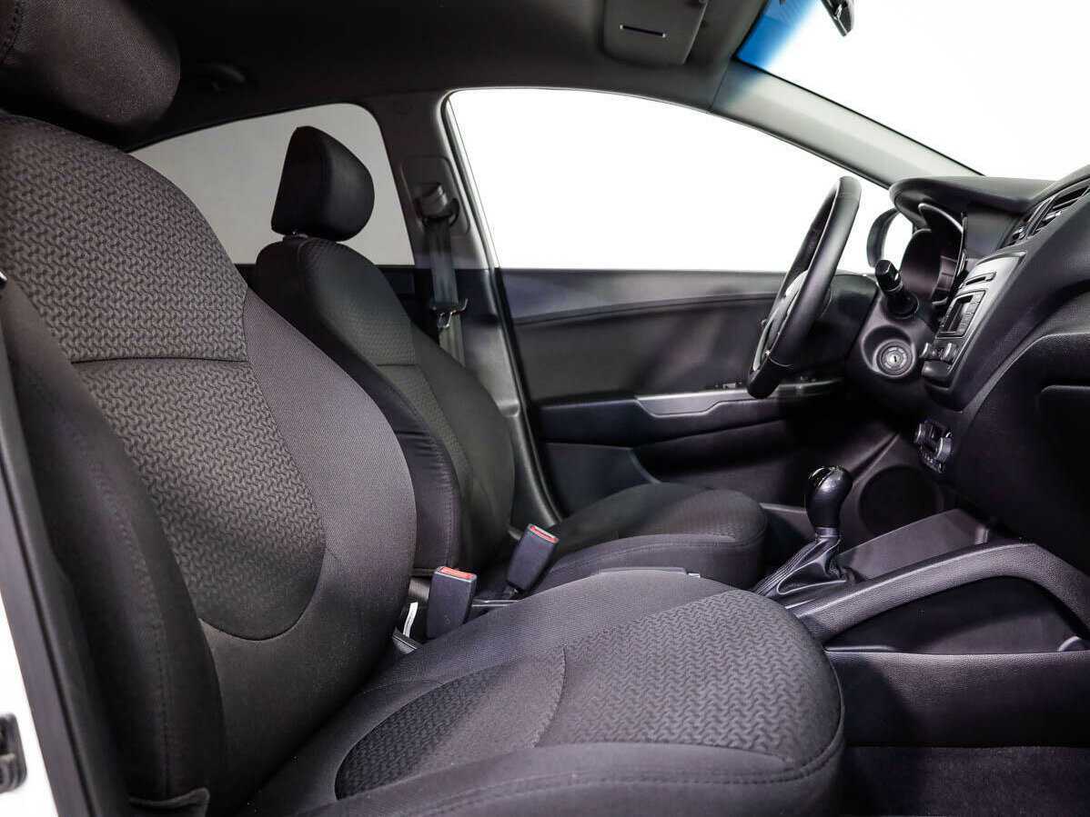 Kia Rio с пробегом — 2016 год. Фото: #10