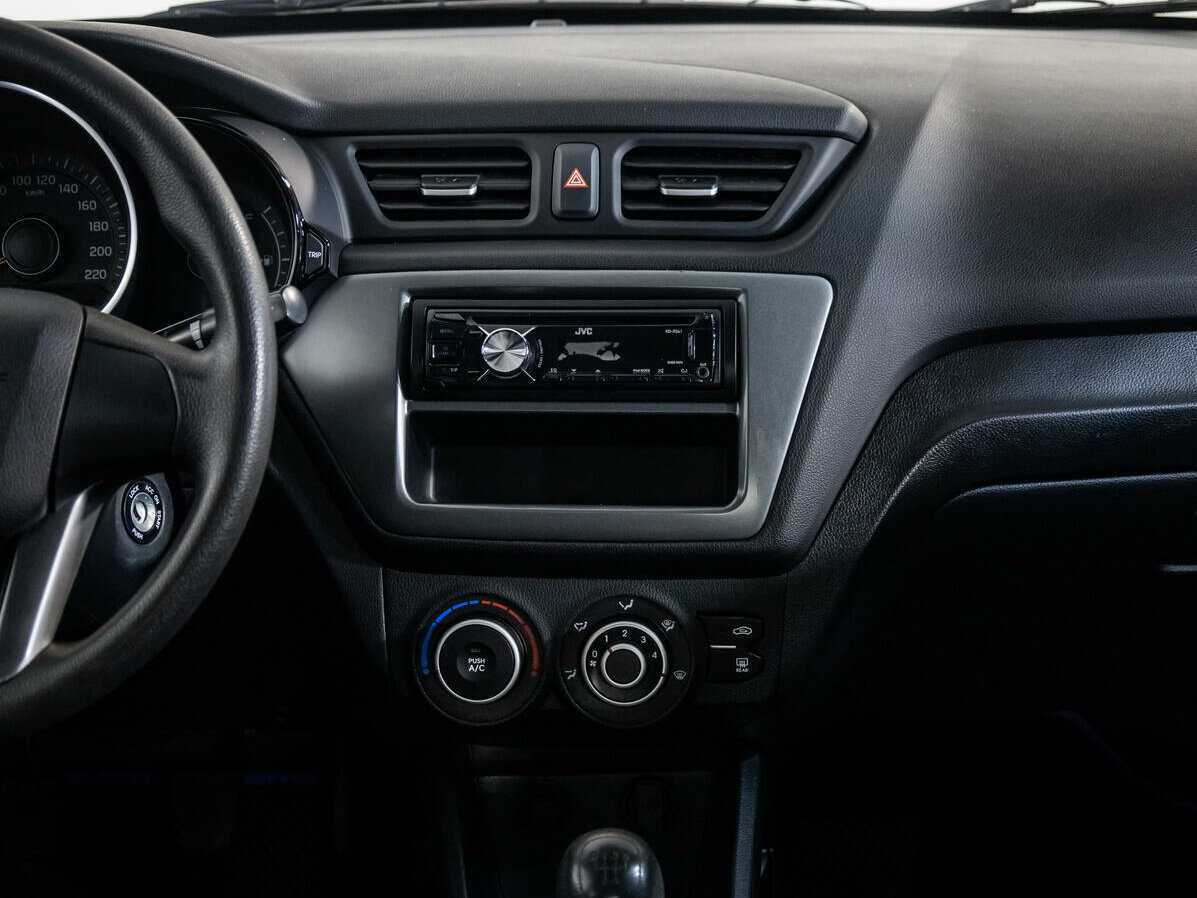 Kia Rio с пробегом — 2013 год. Фото: #12