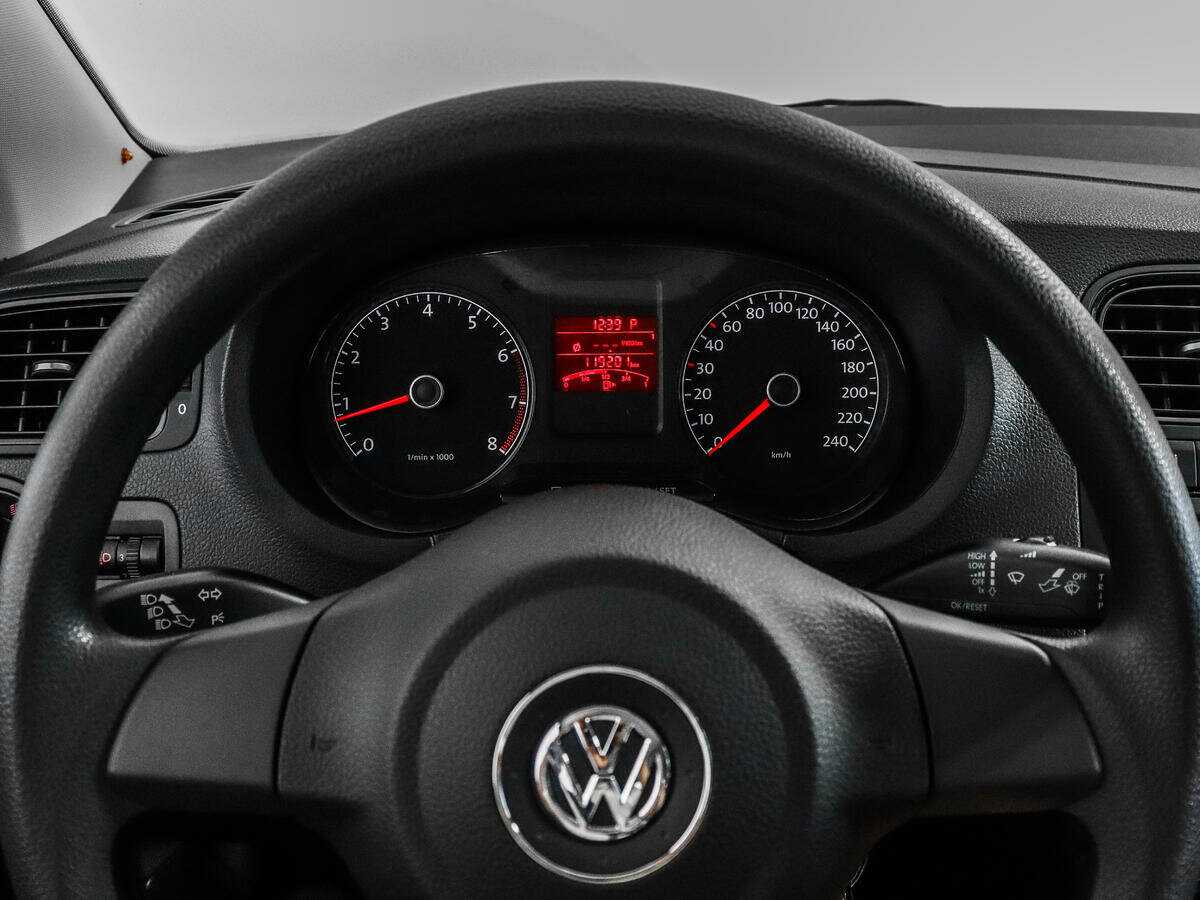 Volkswagen Polo с пробегом — 2012 год. Фото: #14