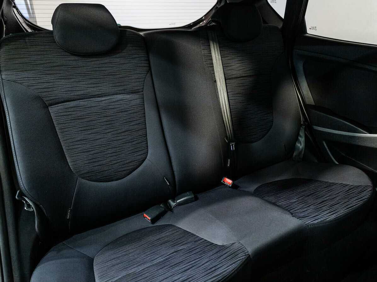 Hyundai Solaris с пробегом — 2014 год. Фото: #9