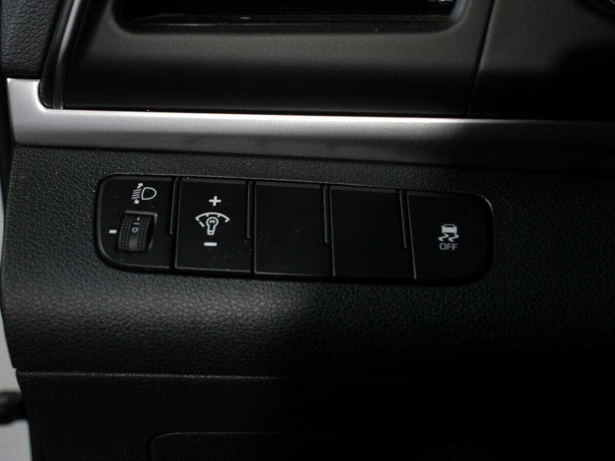 Hyundai Elantra с пробегом — 2020 год. Фото: #12