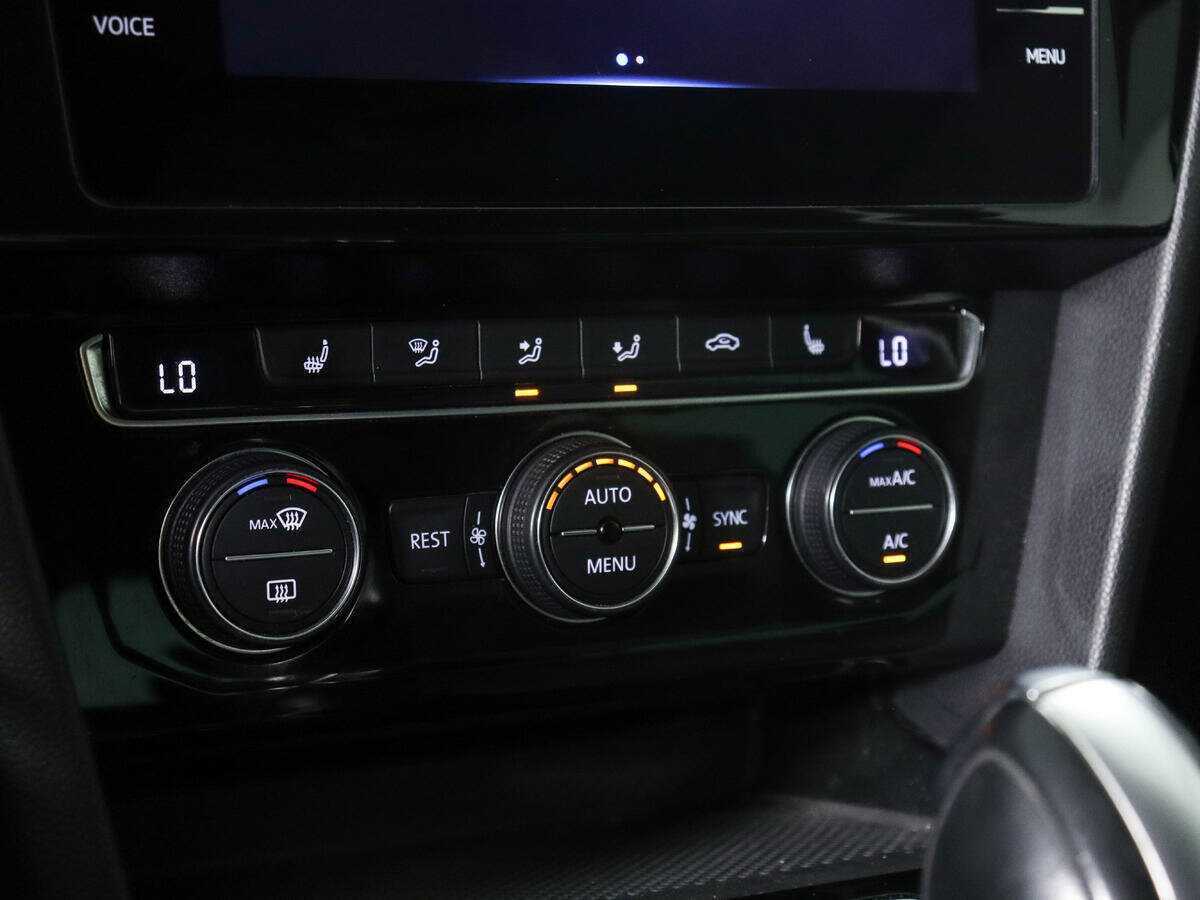 Volkswagen Passat с пробегом — 2020 год. Фото: #16