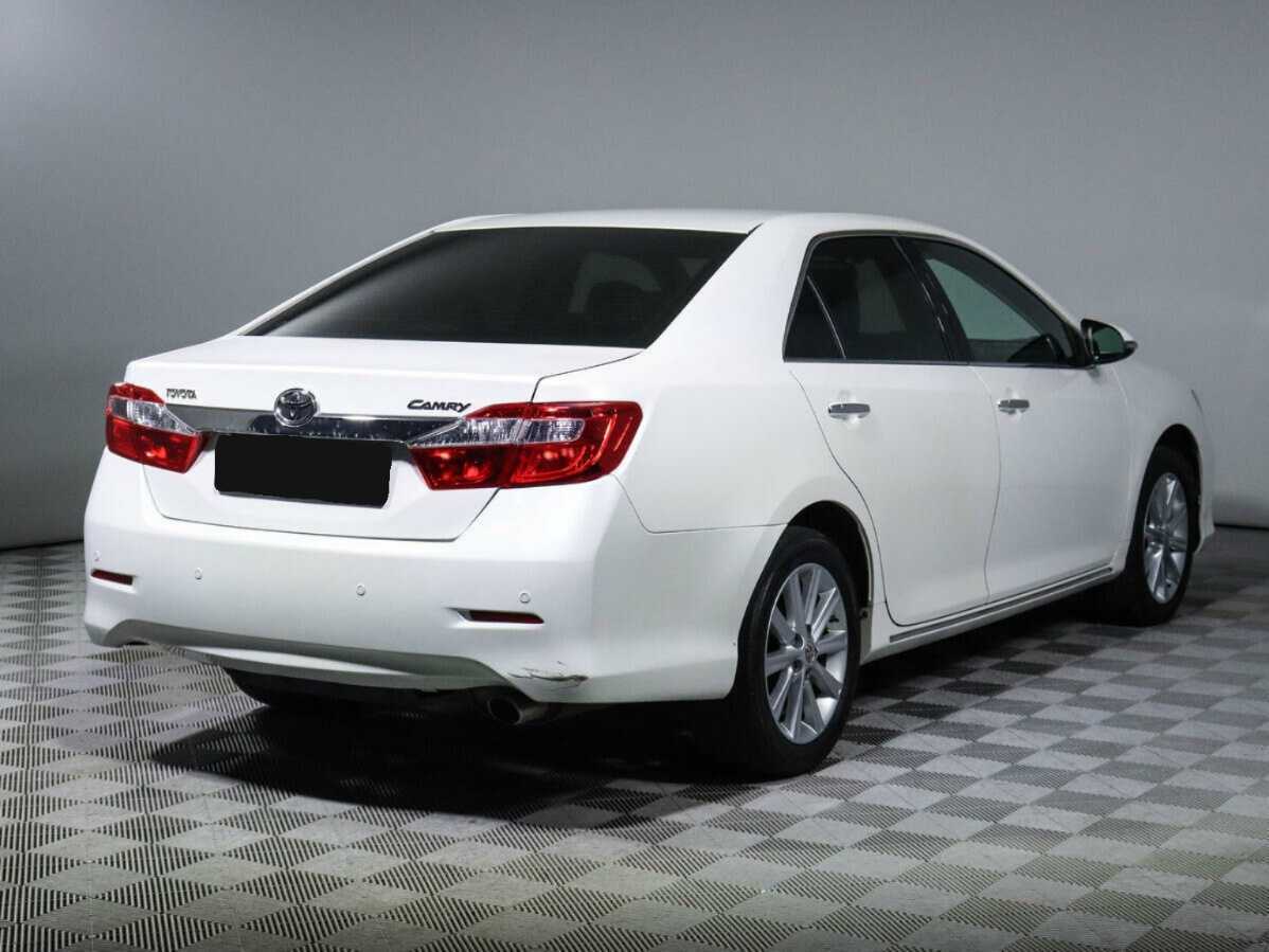 Toyota Camry с пробегом — 2014 год. Фото: #4