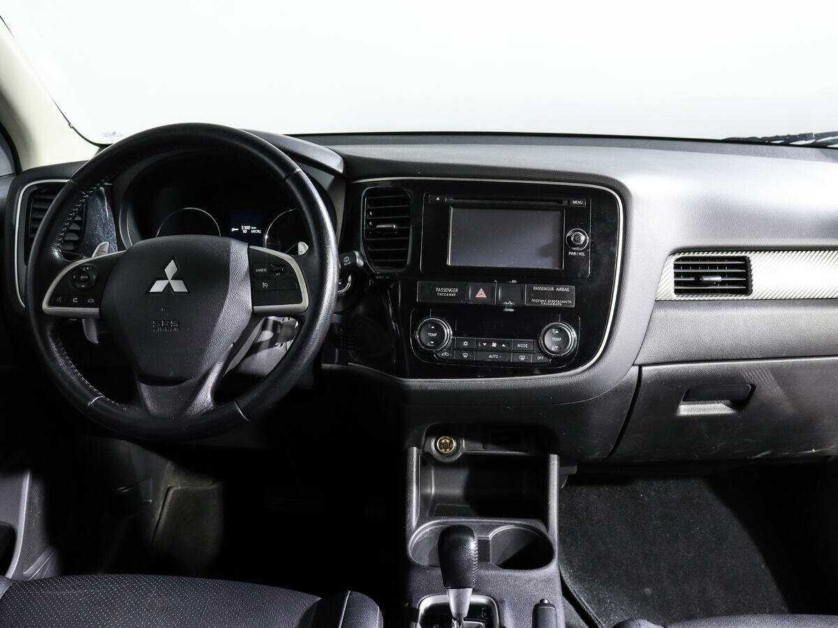 Mitsubishi Outlander с пробегом — 2012 год. Фото: #11