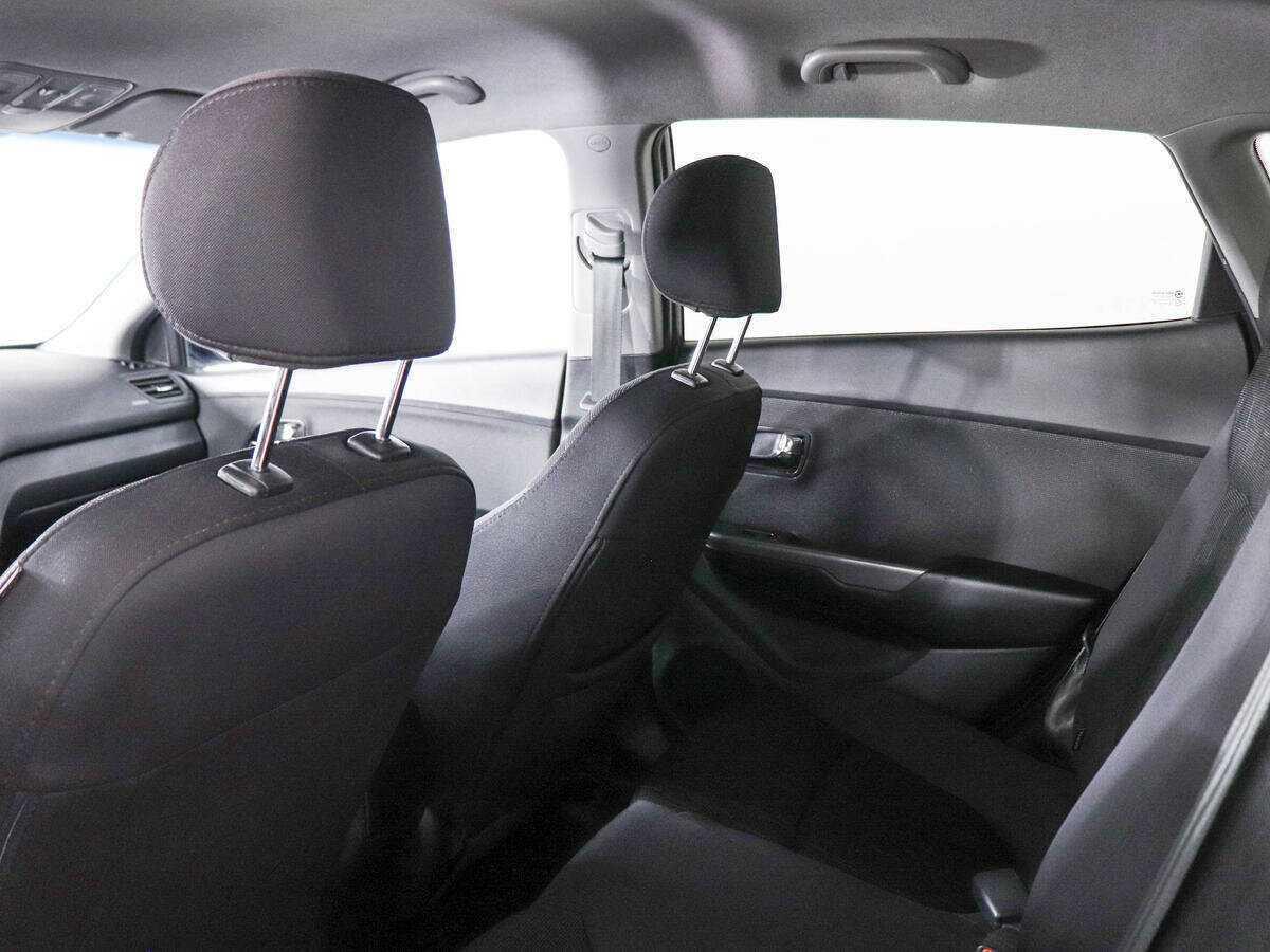 Kia Rio с пробегом — 2012 год. Фото: #11