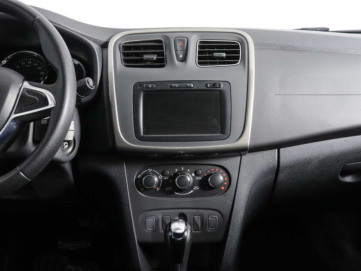 Renault Logan с пробегом — 2020 год. Фото: #11