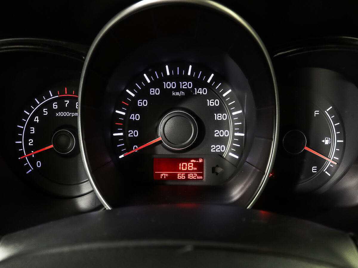 Kia Rio с пробегом — 2016 год. Фото: #9