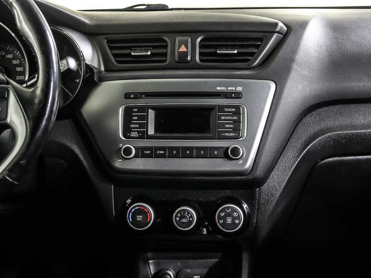 Kia Rio с пробегом — 2016 год. Фото: #11