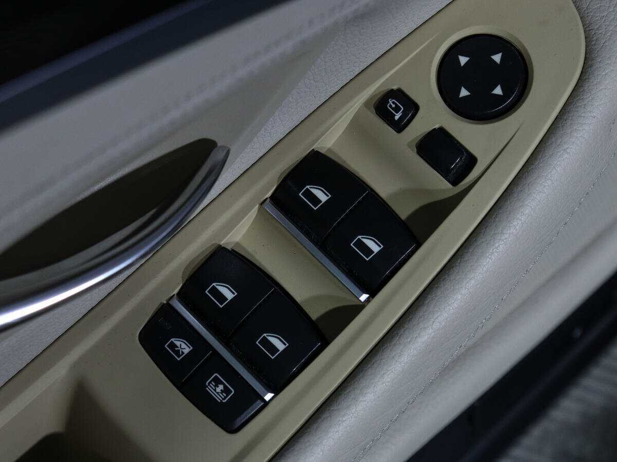 BMW 5 серии с пробегом — 2012 год. Фото: #18