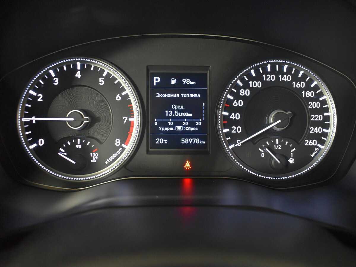 Hyundai Santa Fe с пробегом — 2019 год. Фото: #9