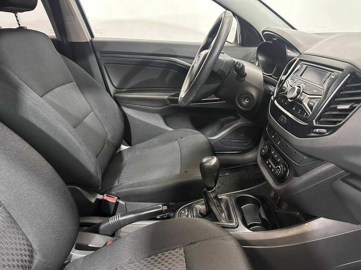 Lada (ВАЗ) Vesta с пробегом — 2016 год. Фото: #9