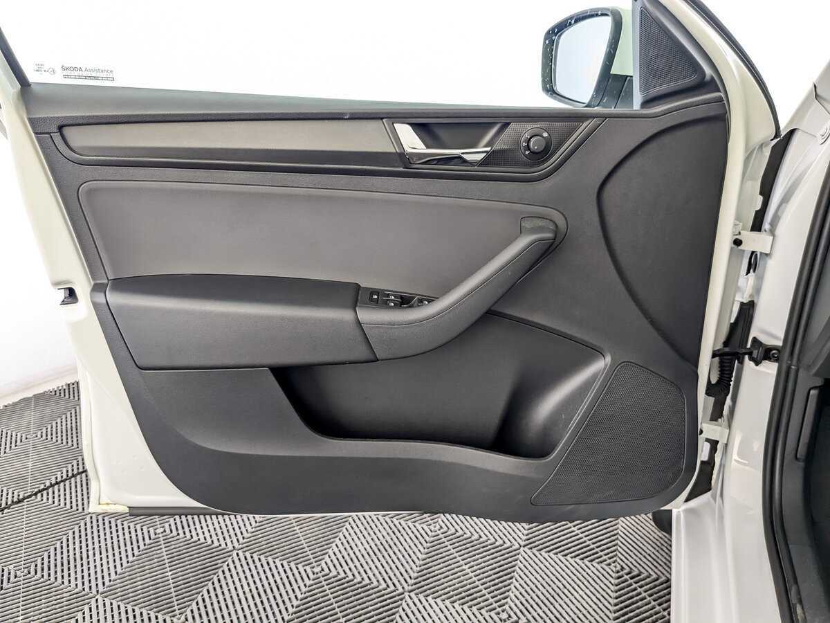 Skoda Rapid с пробегом — 2021 год. Фото: #14