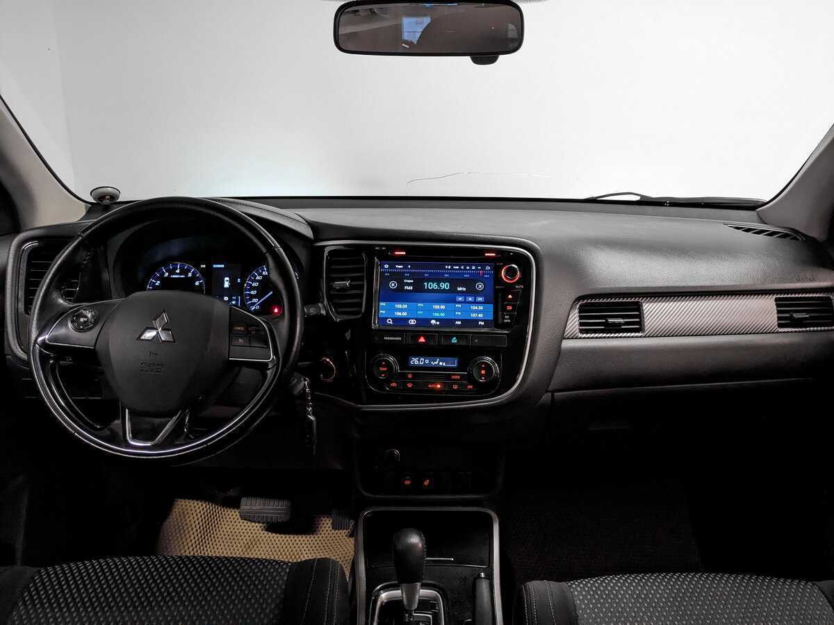 Mitsubishi Outlander с пробегом — 2017 год. Фото: #11