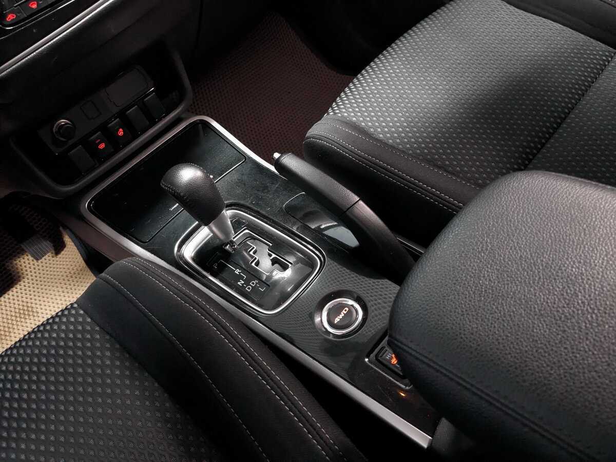 Mitsubishi Outlander с пробегом — 2017 год. Фото: #14
