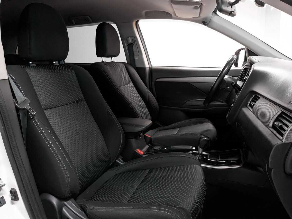 Mitsubishi Outlander с пробегом — 2017 год. Фото: #21