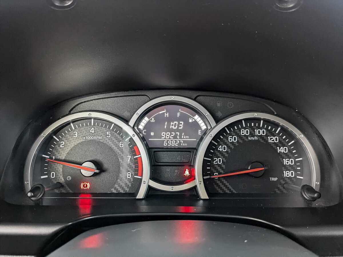 Suzuki Jimny с пробегом — 2017 год. Фото: #10