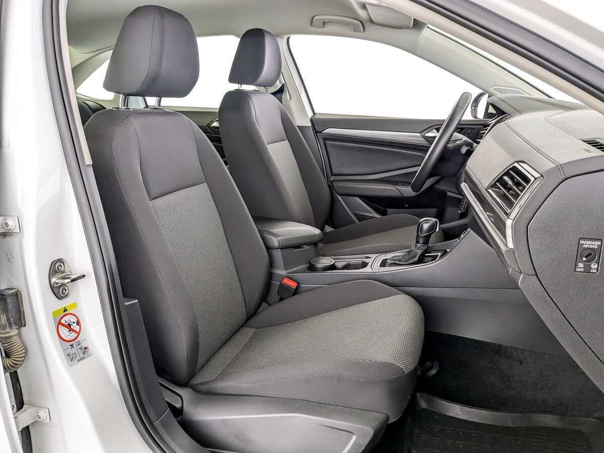 Volkswagen Jetta с пробегом — 2020 год. Фото: #18