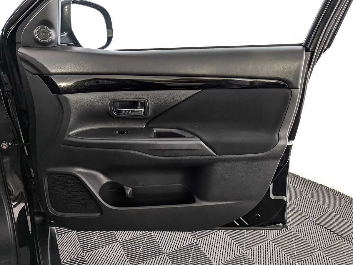 Mitsubishi Outlander с пробегом — 2019 год. Фото: #20