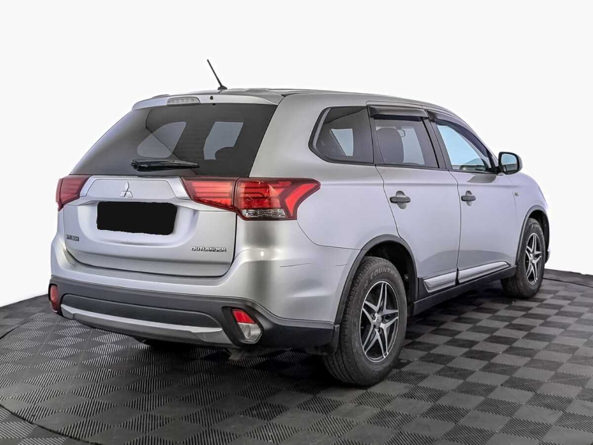 Mitsubishi Outlander с пробегом — 2015 год. Фото: #4