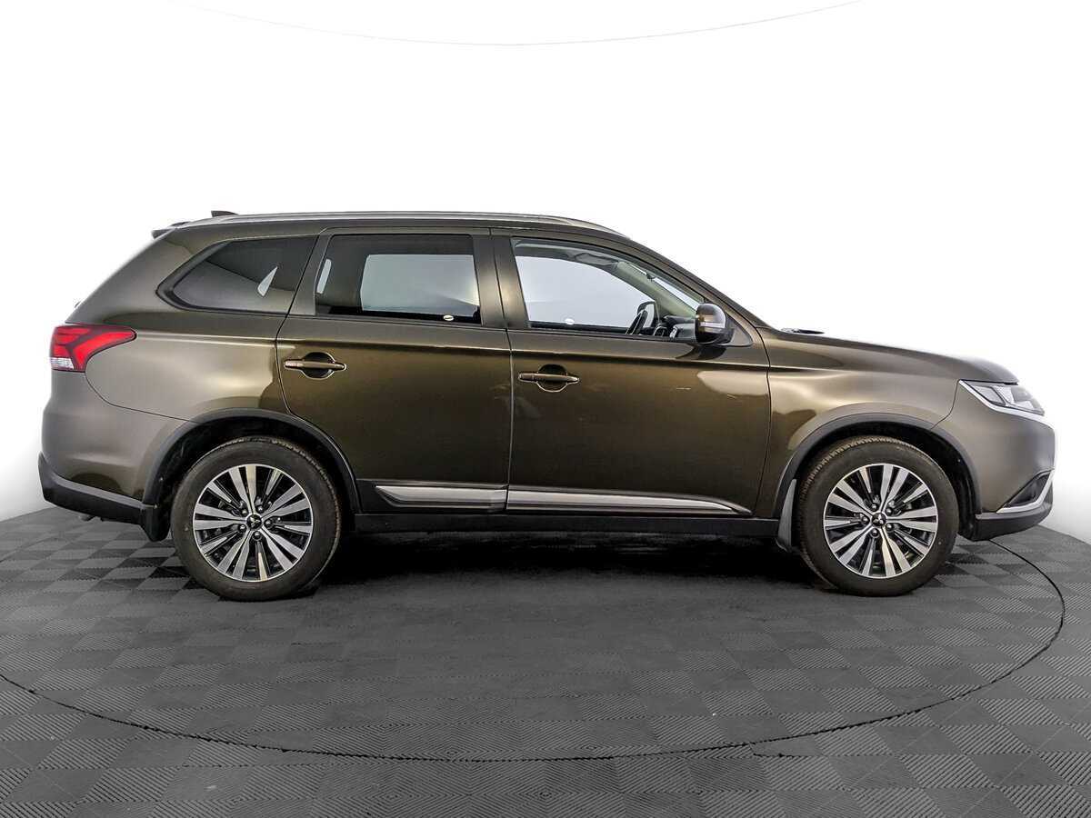 Mitsubishi Outlander с пробегом — 2021 год. Фото: #3