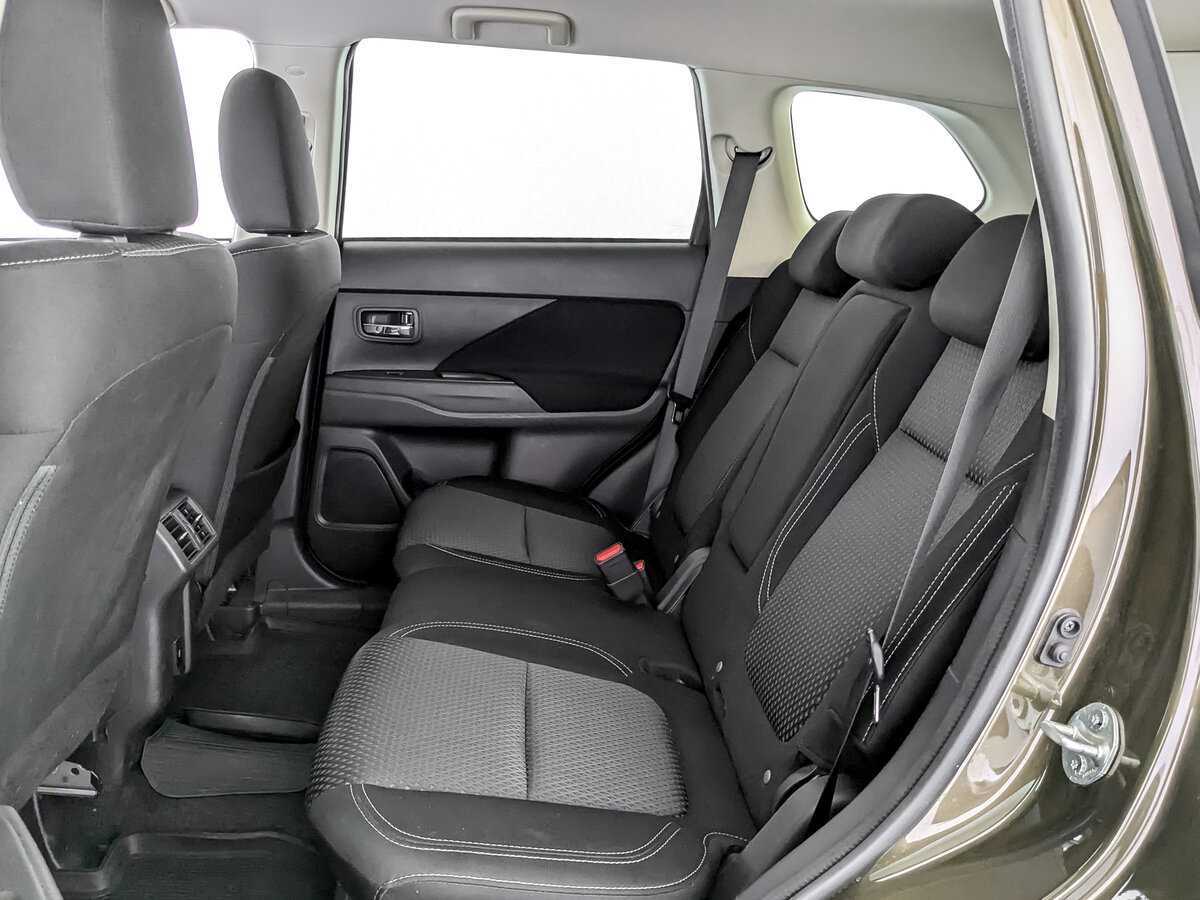 Mitsubishi Outlander с пробегом — 2021 год. Фото: #9