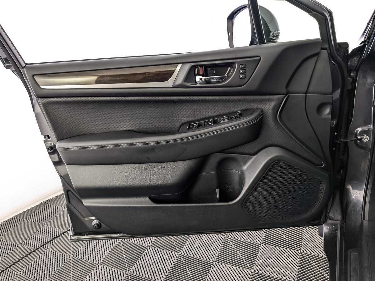 Subaru Outback с пробегом — 2017 год. Фото: #13