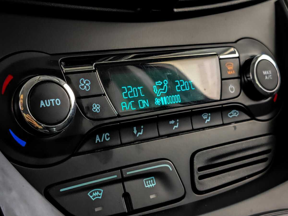 Ford Kuga с пробегом — 2016 год. Фото: #19