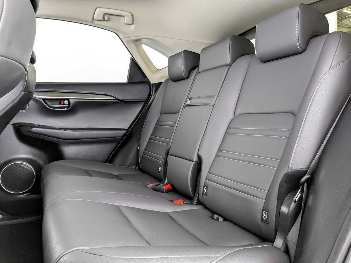 Lexus NX с пробегом — 2019 год. Фото: #9