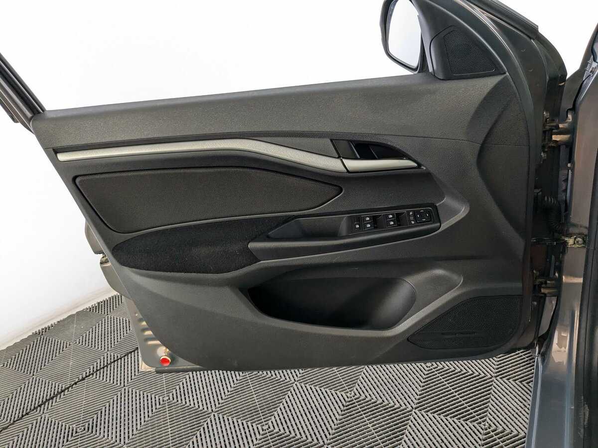 Lada (ВАЗ) Vesta с пробегом — 2020 год. Фото: #13