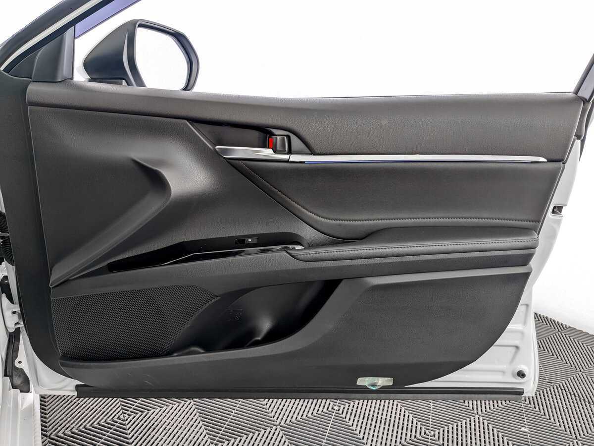 Toyota Camry с пробегом — 2021 год. Фото: #21