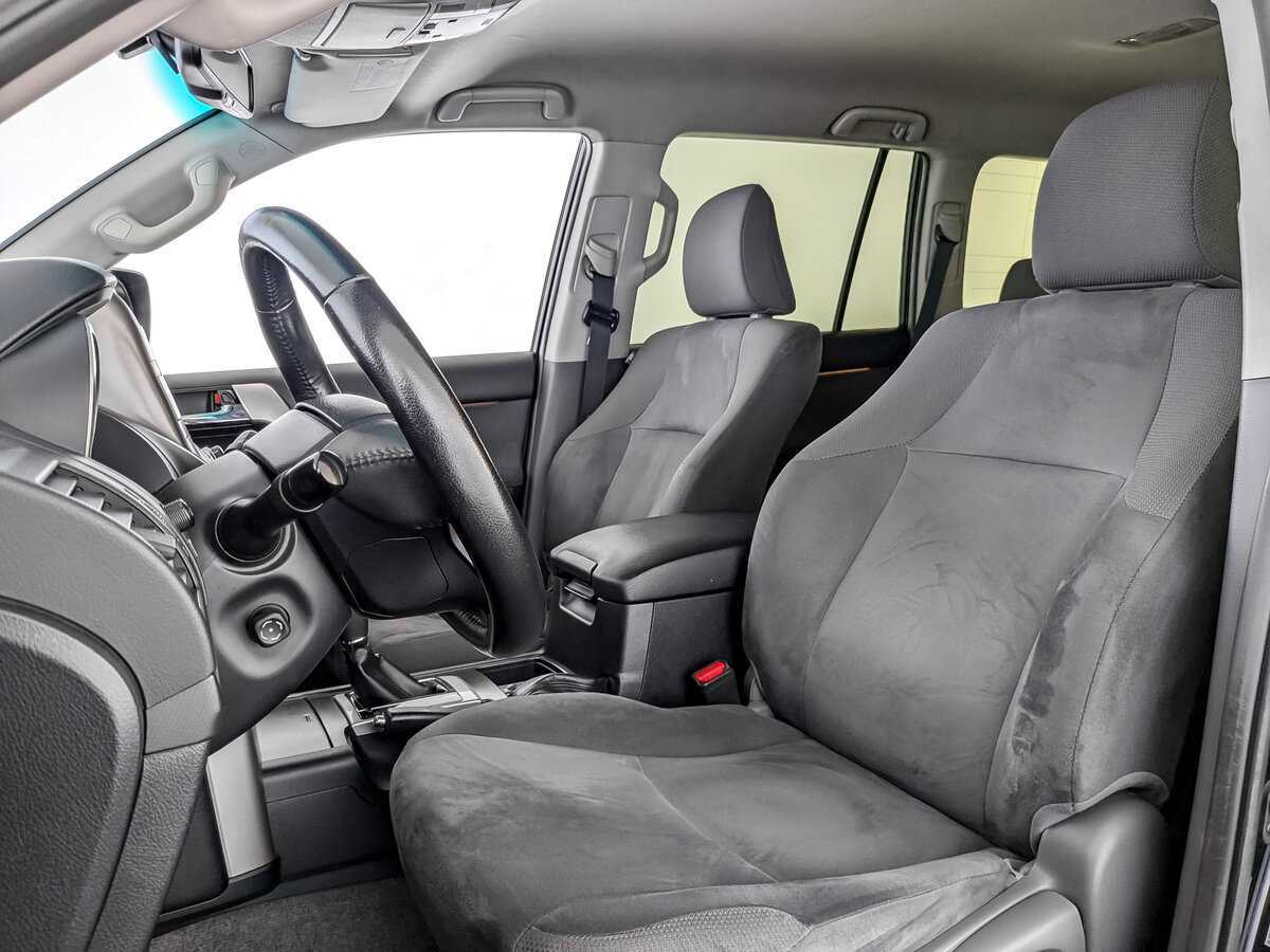 Toyota Land Cruiser Prado с пробегом — 2012 год. Фото: #15