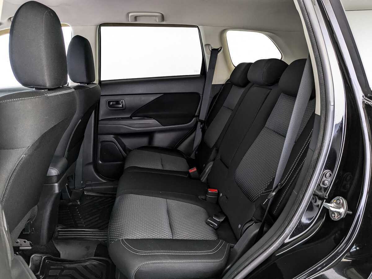 Mitsubishi Outlander с пробегом — 2018 год. Фото: #13