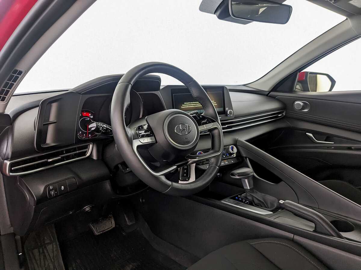 Hyundai Elantra с пробегом — 2021 год. Фото: #13