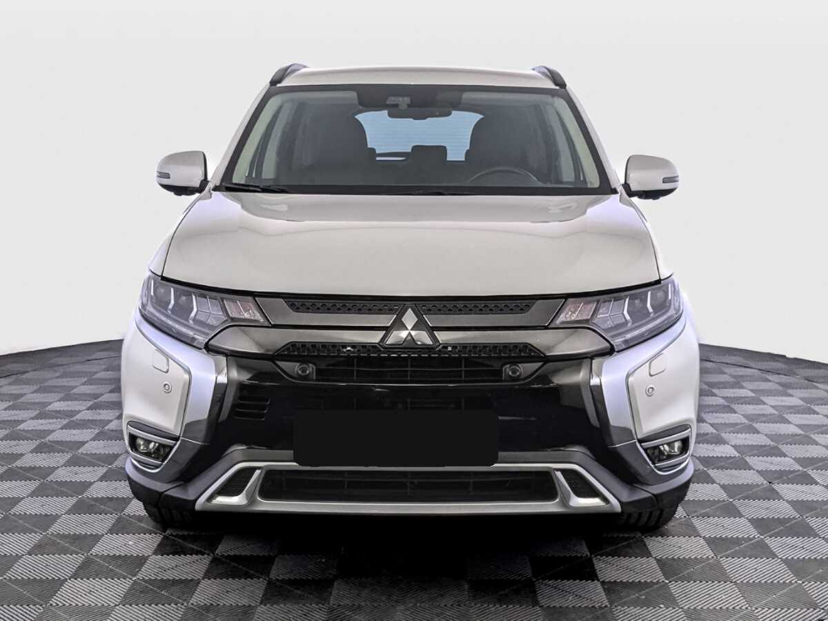 Mitsubishi Outlander с пробегом — 2021 год. Фото: #1