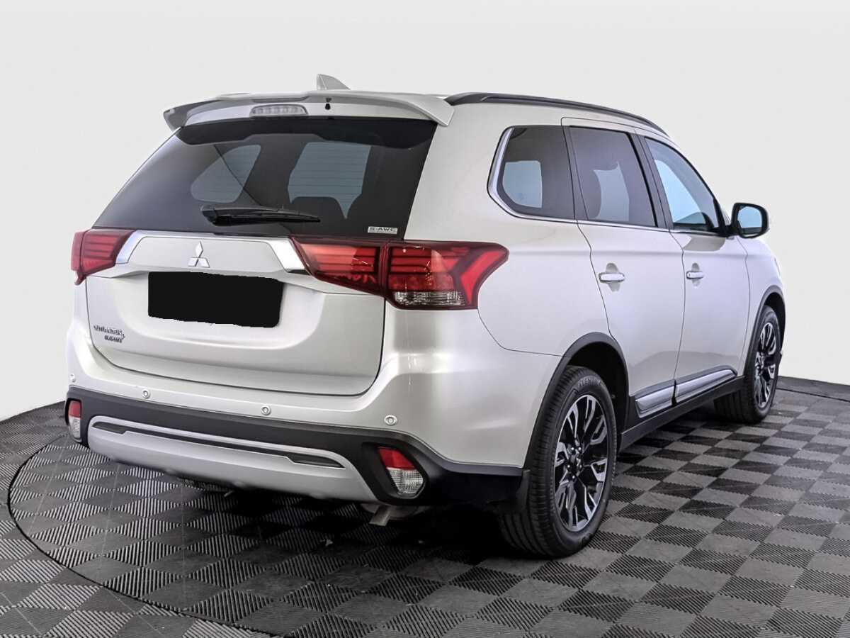 Mitsubishi Outlander с пробегом — 2021 год. Фото: #4