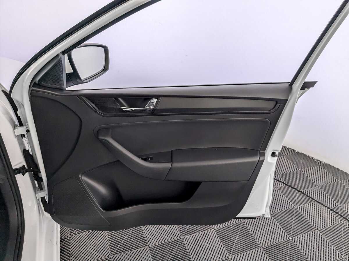 Skoda Rapid с пробегом — 2019 год. Фото: #19