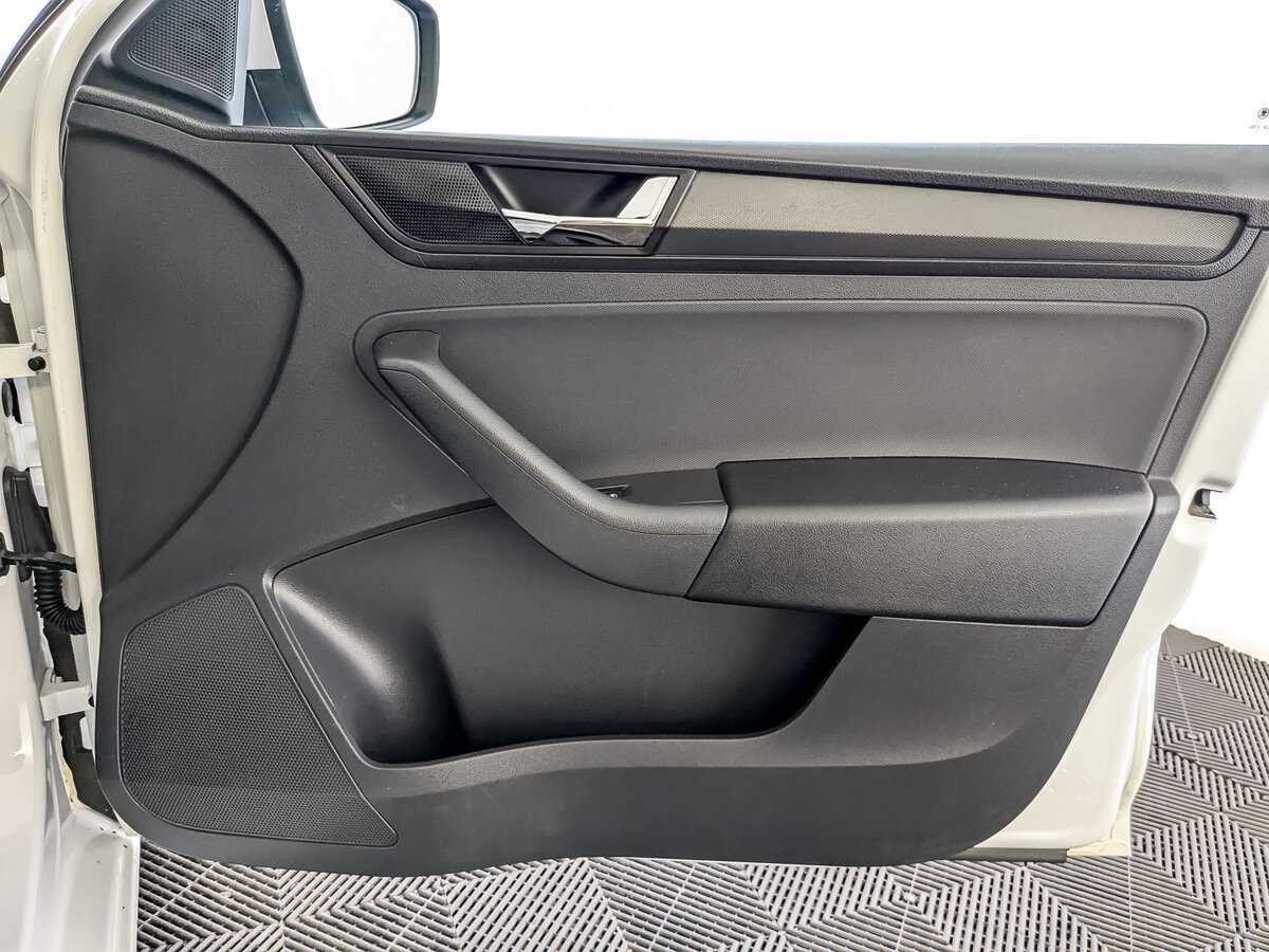 Skoda Rapid с пробегом — 2019 год. Фото: #17